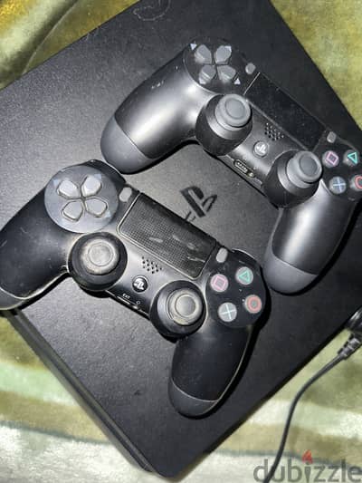 Playstation 4 slim / بلايستيشن ٤ سليم