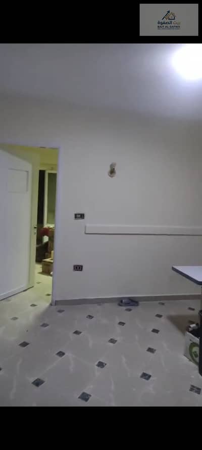 شقه للايجار فاضيه شارع احمد زكي