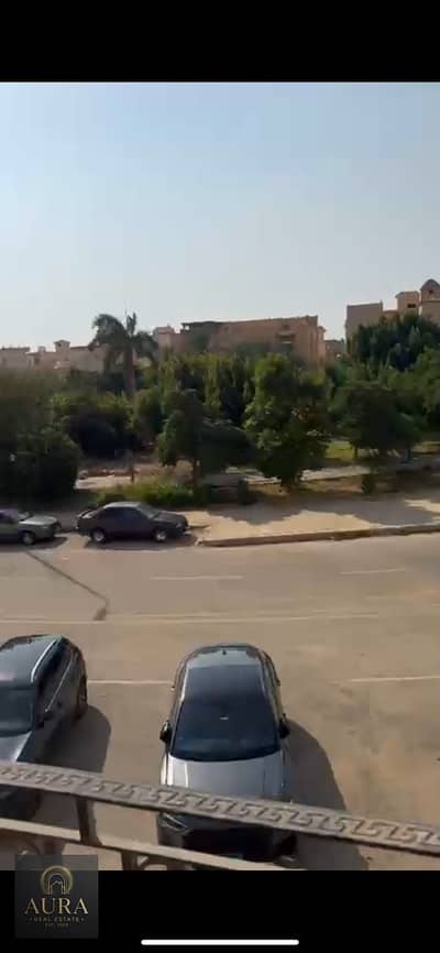 شقة للإيجار في النرجس 2 | 250م | الدور الأول | 3 غرف | 3 حمام | واجهة بحرية | Garden View | 30K