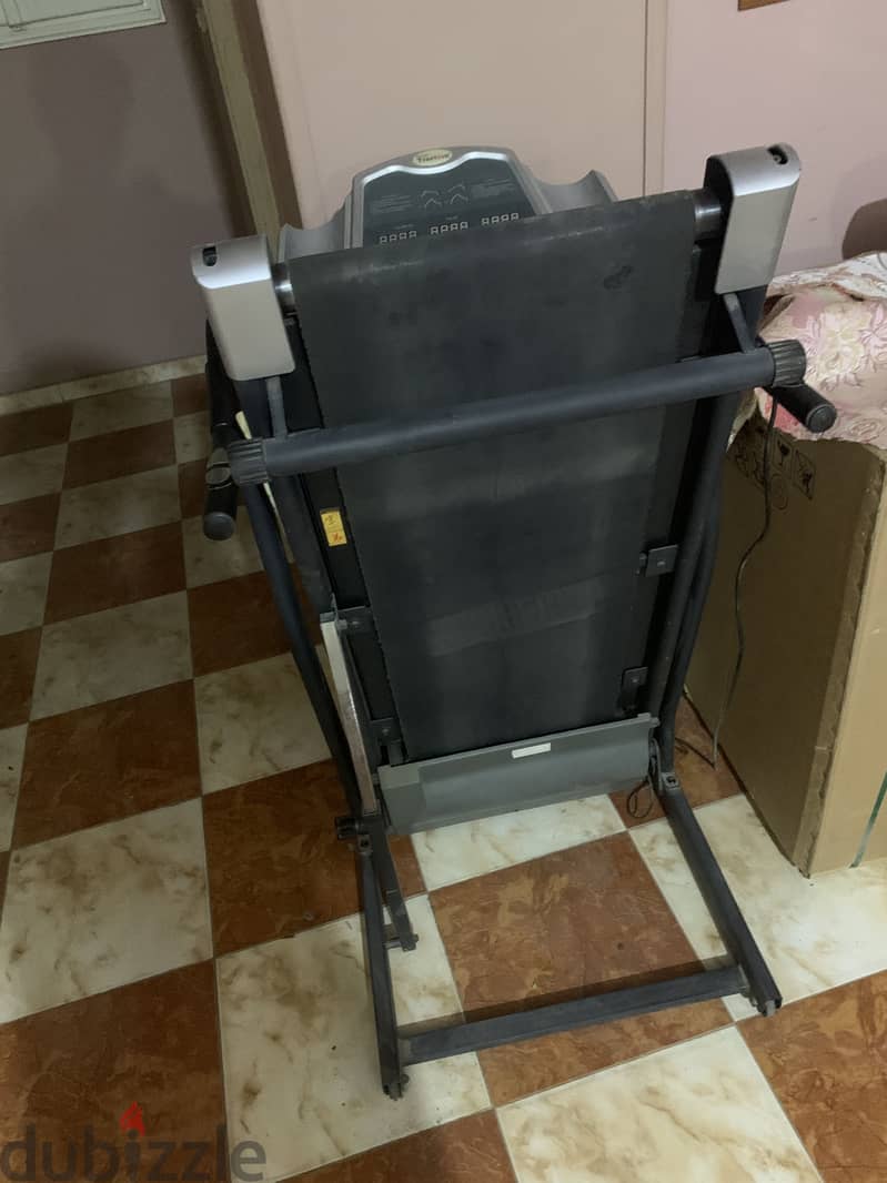 Human traction treadmill 1