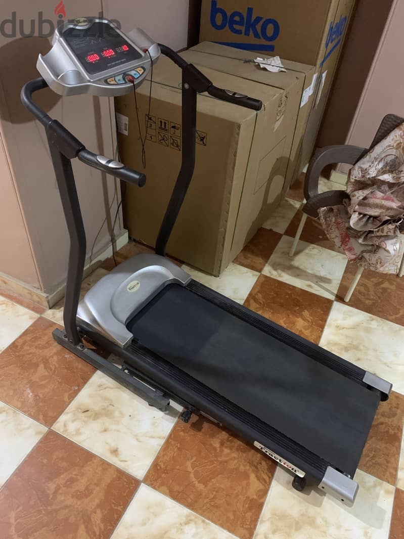 Human traction treadmill 2