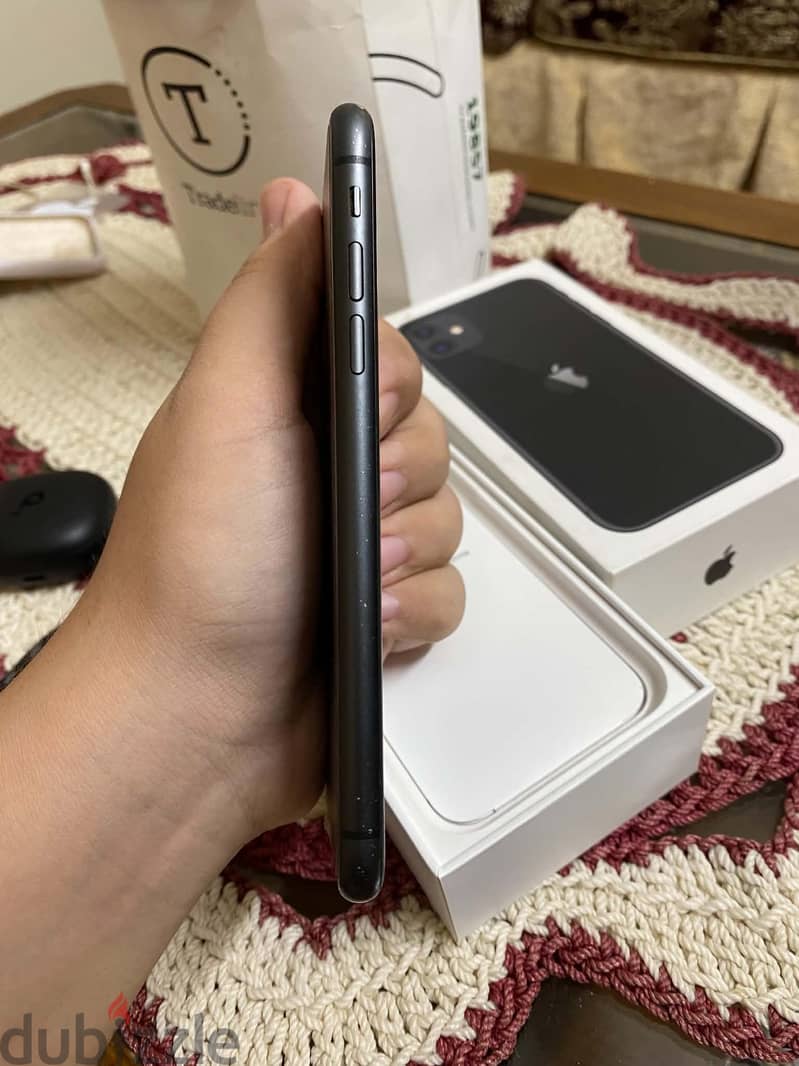 Apple - iPhone 11 4