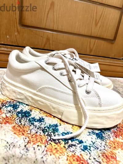 ZARA -CHUNKY SNEAKERS - WHITE ( NEW )