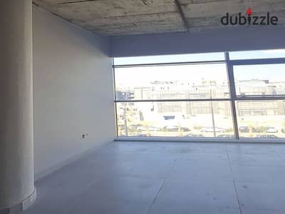 Office resale directly on South 90th with A/C’S in new cairo