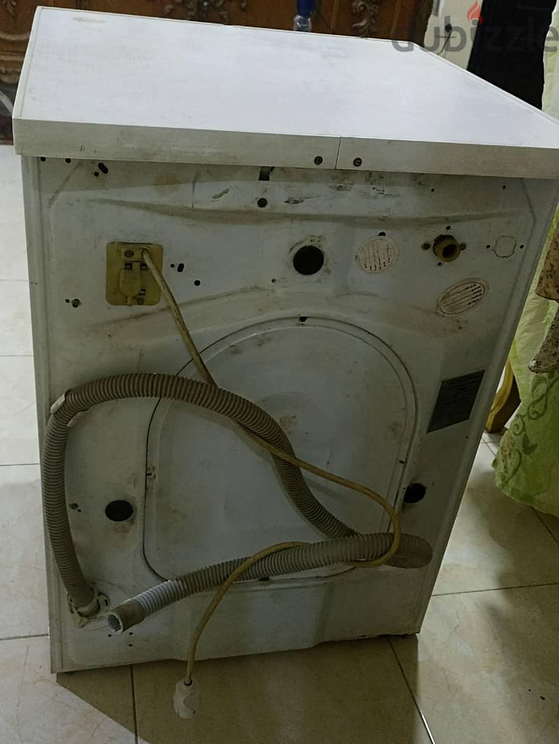 ايديال زانوسي 1