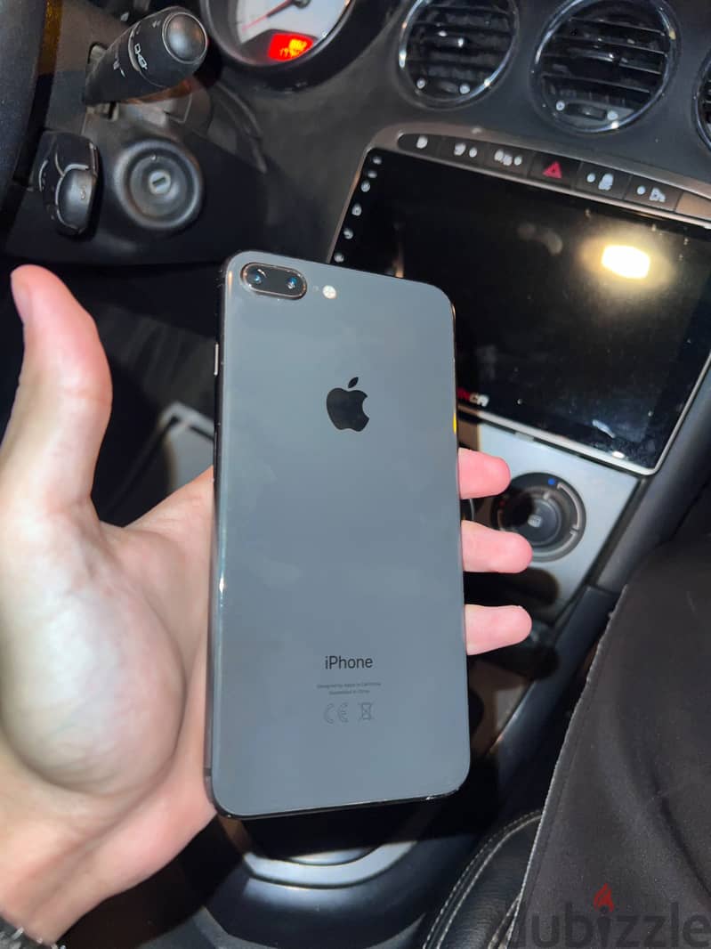 Apple - iPhone 8 Plus 4