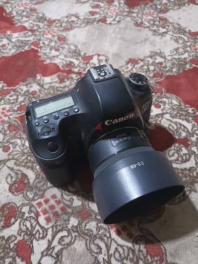 للبيع Canon EOS 6D Full Frame بحالة ممتازة 