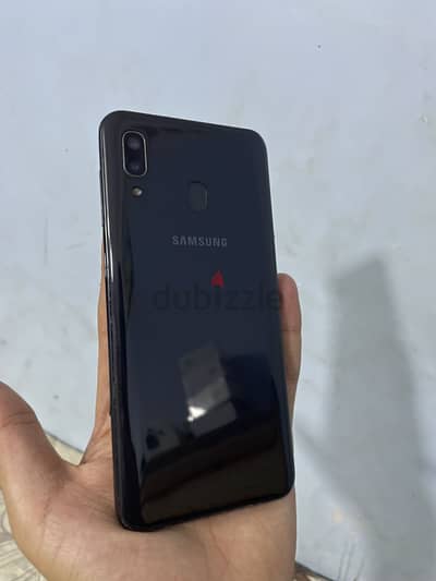 Samsung A20 لقطه
