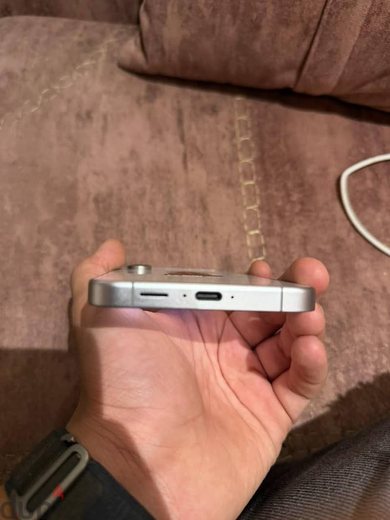 Samsung S24 3