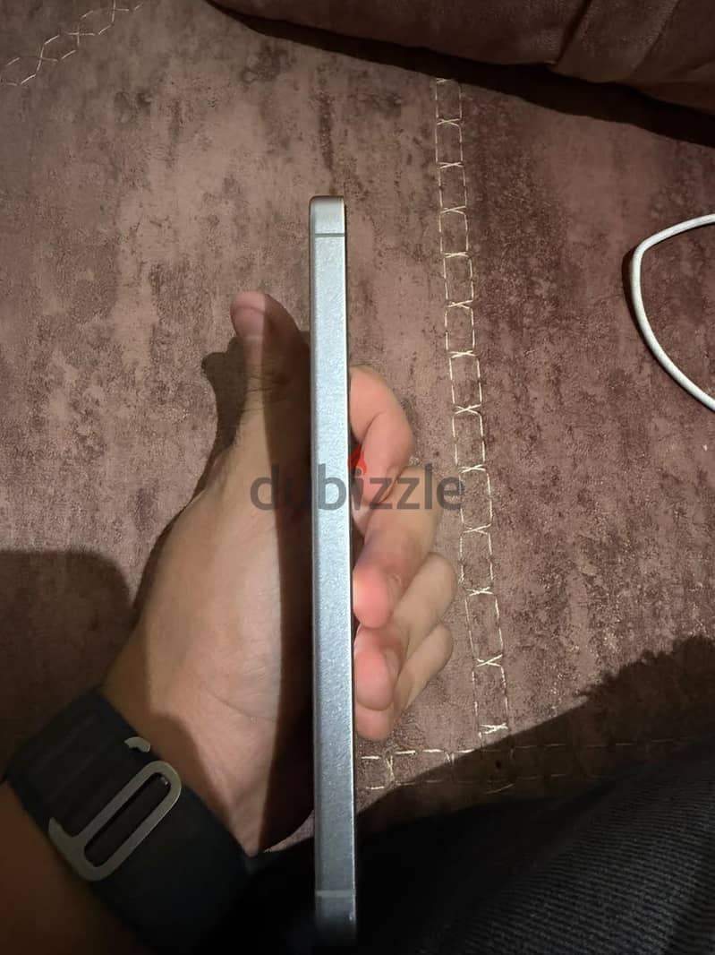 Samsung S24 4