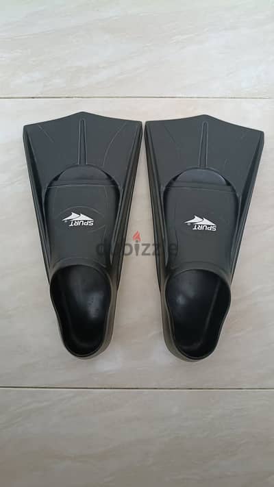 زعانف سباحة سبورت أوريجينال SPURT Short Fins مقاس (41-42) بحالة الزيرو