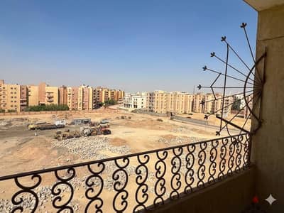 شقه لقطه بمدينه بدر كمبوند ميرو سيتي من المالك لسرعه البيع لظروف السفر