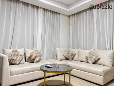 شقة للإيجار في كمبوند ZED West الشيخ زايد – 3 غرف و2 حمام – دور رابع – فيو مفتوح على الجاردن – تشطيبات ممتازة داخل كمبوند متكامل الخدمات