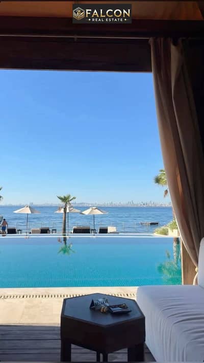في قلب البحر شاليه متشطب vip  فيو خيالي باورامي علي البحر في اميز لوكيشن في القريه شاليه استثمار مضمون طوال السنه بعائد لايقل عن 70الف
