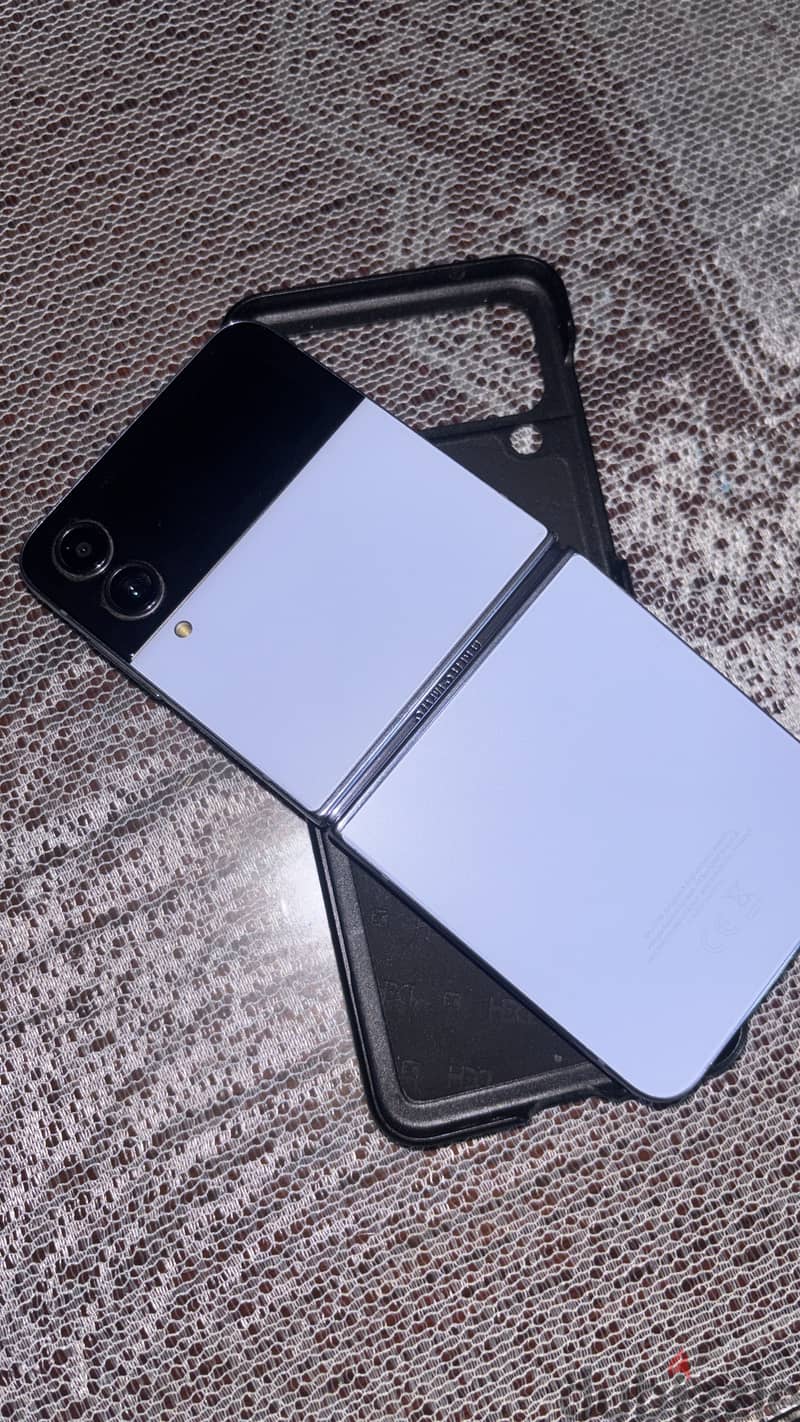Samsung Z Flip 4 1