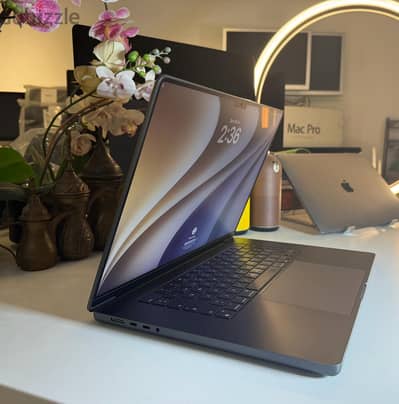 MacBook Pro (16-inch Nano Texture, M4 Pro  14-core CPU,  20-co
