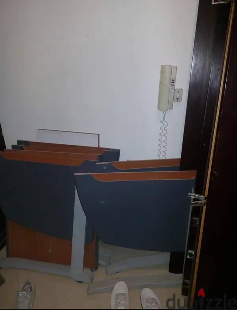 4 office employee's 1