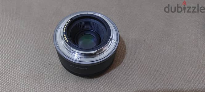 عدسة كانون RF 50mm f1.8