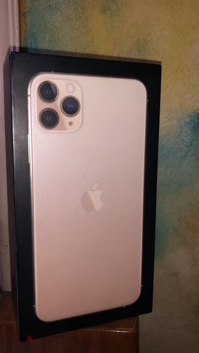 Apple - iPhone 11 Pro Max 3