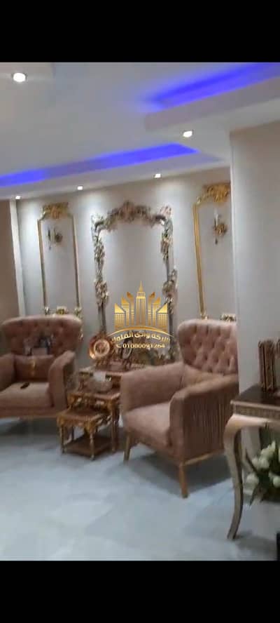 شقه للايجار قانون جديد غير مفروشه في كمباوند الكنده خلف نادي الصيد مباشره على الطريق الدائري المعادي مساحه 120 م 2 نوم حمام ريسبشن قطعتين كبار وجها بحري غير مجروحه تشطيب هاي لوكس واجهه بالكامل غير مجروحه دور 5 يوجد جميع الخدمات امن 24 ساعه كاميرات مراقبه