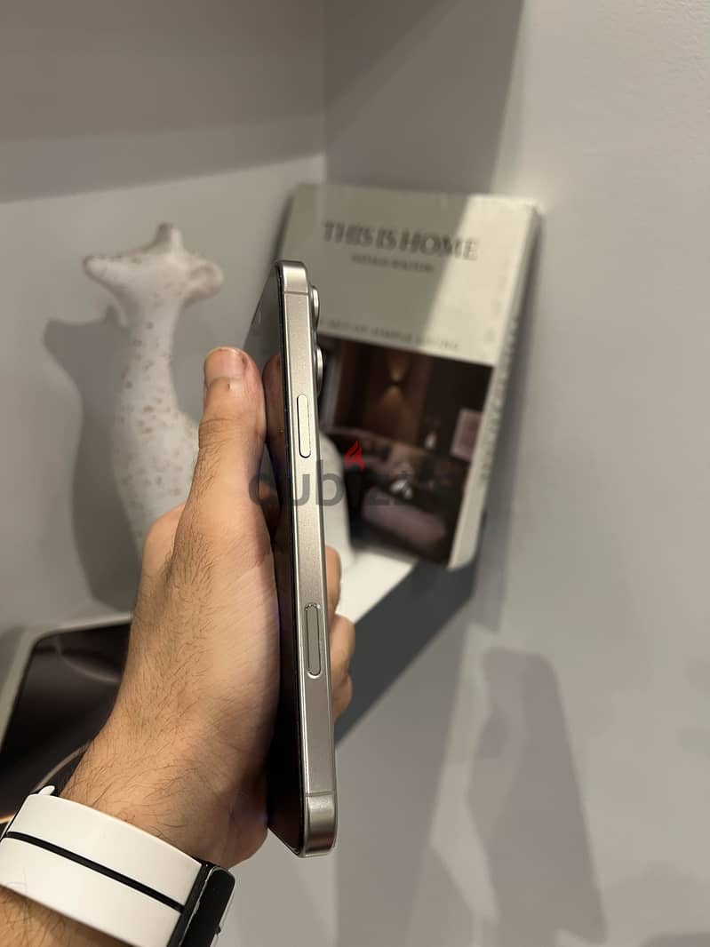 iPhone 16 Pro Max 5
