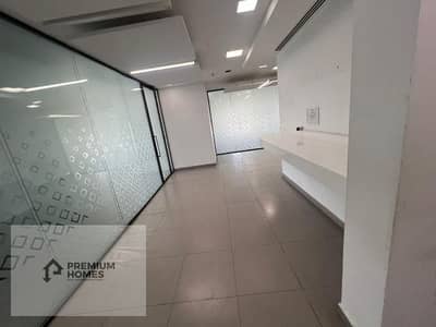 مقر اداري للايجار متشطب بالكامل بالتكييفات في اميز موقع في ميفيدا بيزنيس بارك Mivida business park