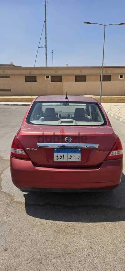 Nissan Tiida 2010