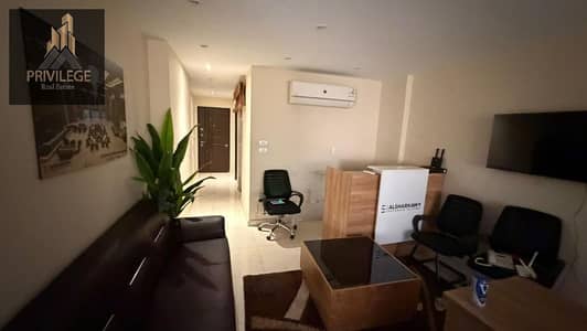 For sale, a distinctive administrative unit opposite Hub 50