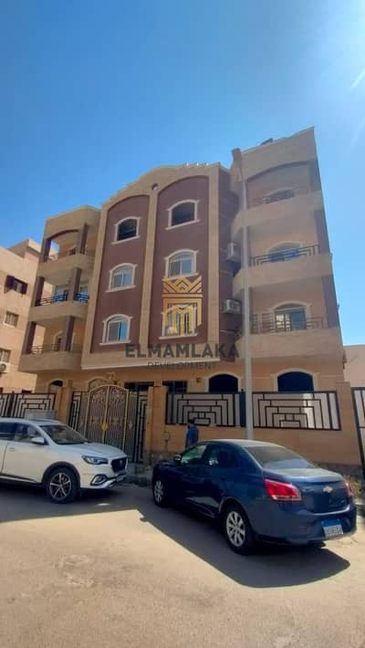 شقةارضي بجاردن للبيع 215م +30م جاردن نصف تشطيب 3غرف الحي 16 الشيخ زايد المجاورة 2 es_42
