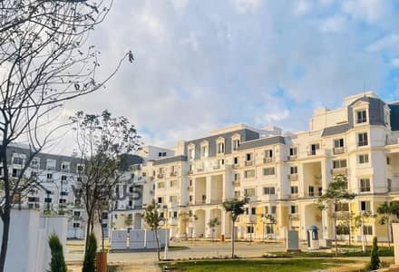 I villa roof with installments 240M + 50M Roof prime location Mountain view i city