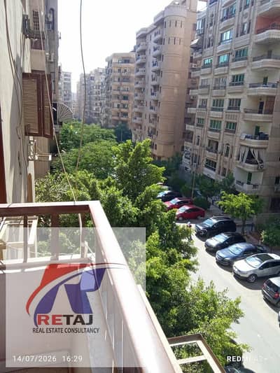 فرصه مميزه للايجار السكني 150 م / بأرقي شوارع حي السفارات