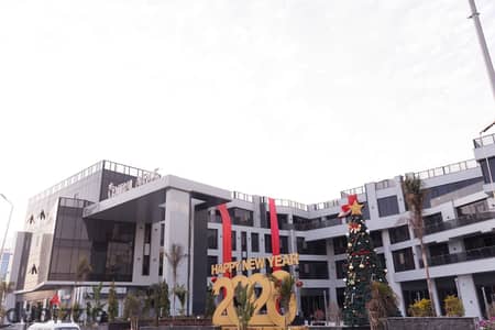 For rent - Ground floor - Facade - Central Avenue Mall - Area 165 meters and external area 105 meters - Suitable for a café, restaurant, or well-known brand