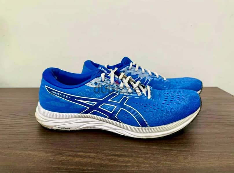 Asics original size 46 used like new 2