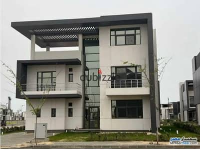 For a quick sale at the old price, a villa in Zahia Compound, New Mansoura, is available for less than its original price. Immediate occupancy, turnke