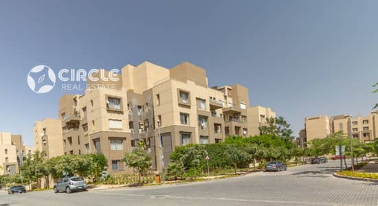 شقة متشطبة ١٤٦م بحديقة ٥٠م للإيجار في كمبوند فيليج جيت Village Gate التجمع الخامس القاهرة الجديدة بالقرب من الجامعة الأمريكية AUC و مول بوينت 90