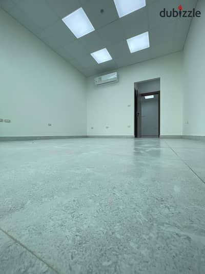 Office for rent in Centro Mall 55 meters fully finished with air conditioning first use consisting of a room, reception and office, and bathroom