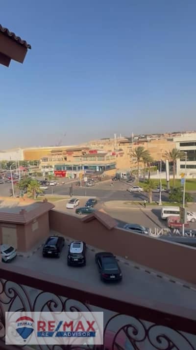 شقة بإطلالة مفتوحة ومميزة على أمريكانا بلازا للإيجار في جرين 3، الشيخ زايد