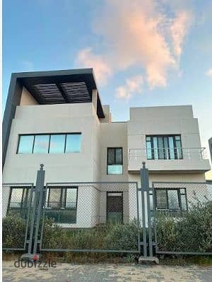 For a quick sale at the old price, a villa in Zahia Compound, New Mansoura, is available for less than its original price. Immediate occupancy, turnke