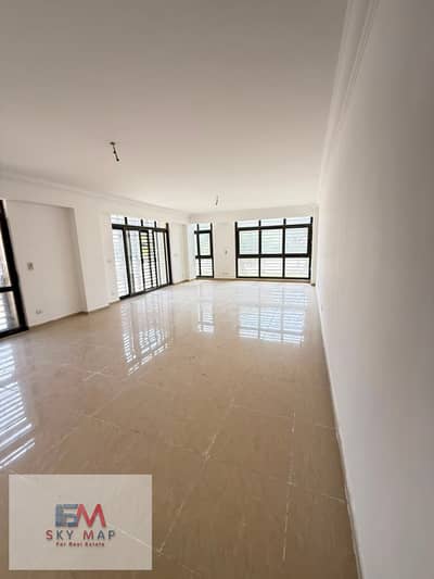 An opportunity for those who appreciate spacious living: a 310-square-meter apartment for rent in Madinaty’s most prestigious and newest phase—Phase B