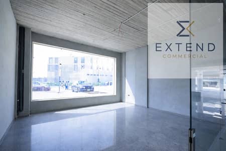 At a competitive price and a distinctive facade, a shop for rent in the heart of 6 October on the central axis, suitable for various activities and a daily traffic density for customers inside a commercial mall.