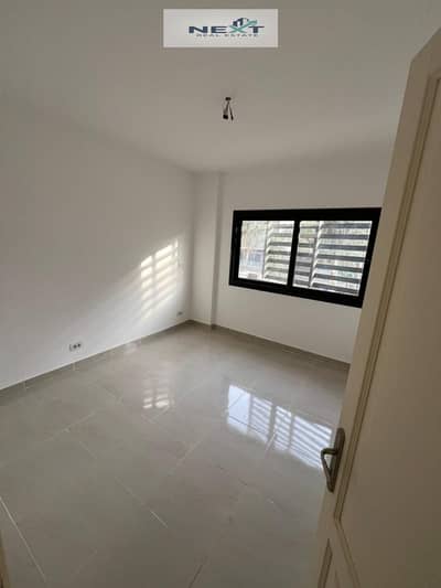 For rent in Madinaty, a new law apartment, 131 sq m, 4th floor, 3 bedrooms + 2 bathrooms, garden view, very close to services and the mosque, minutes For rent in Madinaty, a new law apartment, 131 sq m, 4th floor, 3 bedrooms + 2 bathrooms, garden view, very close to services and the mosque, minutes