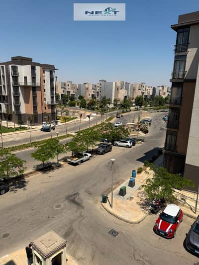 للايجار في مدينتي شقه قانون جديد 78م 2 غرفه نوم + 1 حمام تشطيب شركه دور التالت فيو مفتوح قريبه جدا من الخدمات و المسجد و دقيقه من ال open air mall