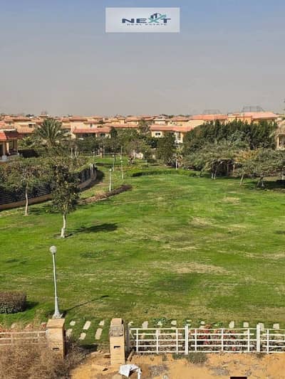 For sale in Madinaty Cash: a villa-style apartment, model K, standalone unit, on a huge private plot of 1050 sq m + 312 sq m building area, sea and we