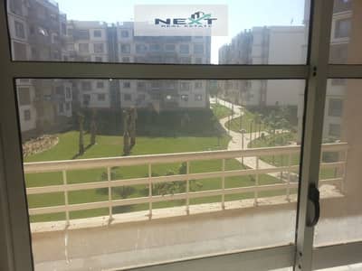 فرصه للايجار في ارقي واميز مراحل مدينتي في b6 قانون 131متر التقسيمه 3نوم+2حمام الفيو وايد جاردن موقع ممتاز قريب جدا من الخدامات وقريب جدا من المسجد\\\