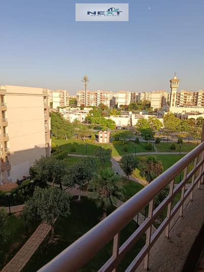 A distinctive apartment for rent in B6 with a prime location and a stunning view directly overlooking amenities. The apartment is 103 square meters an