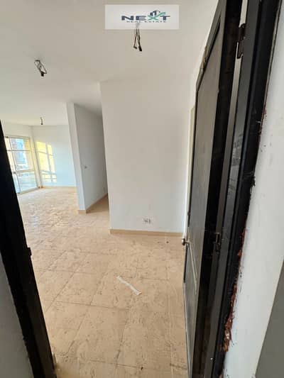 A great apartment for rent in one of Madinaty's most prestigious phases, B6, with a stunning view and prime location. The apartment is 89 square meter
