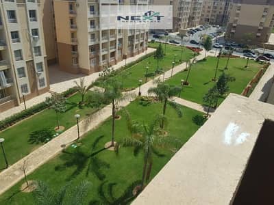شقه للايجار في مدينتي 96م في ال B11 فيو جاردن