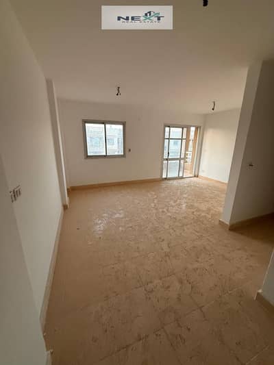Rental opportunity in Madinaty, first occupancy, 89m² apartment in a prime location in B6, fully sea-facing
