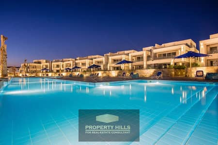 Receive now a penthouse with a pool view, fully finished in La Vista Cascada next to Marassi