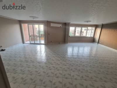 مصنع للايجار غذائية دور كامل ٢٠٠ م مطلوب ٤٠ لف